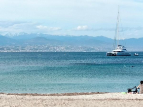 10mm a pied des plages, appartement olympe climatisé